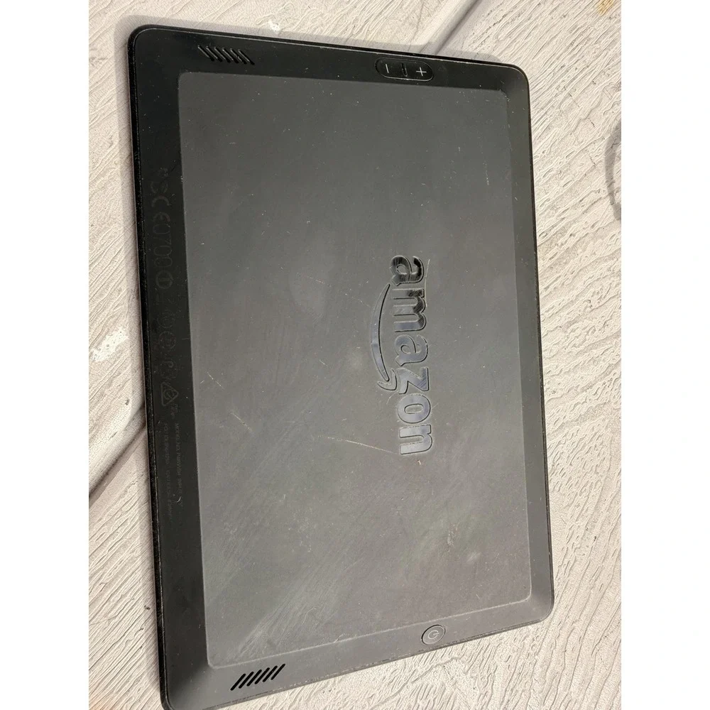 Amazon Fire HD 10 16GB Black 10.1in Wi-Fi Tablet w/ Wall Charger P48WVB4 bundle